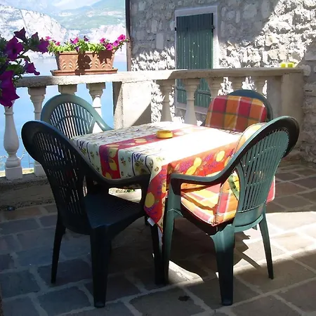 In Brenzone Sul Garda Mit Grill, Garten Und Terrasse Und Seeblick Apartman Sommavilla