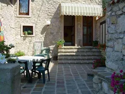 In Brenzone Sul Garda Mit Grill, Garten Und Terrasse Und Seeblick * Sommavilla
