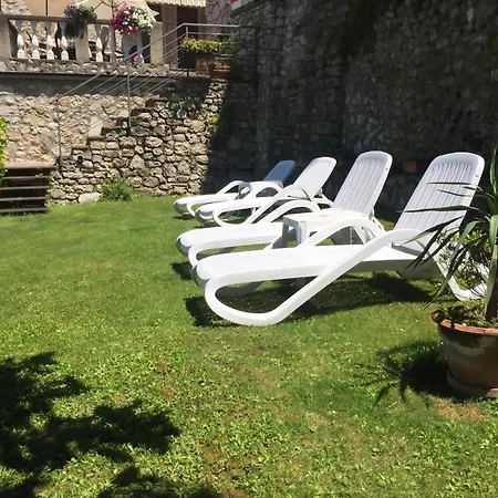 In Brenzone Sul Garda Mit Grill, Garten Und Terrasse Und Seeblick 公寓